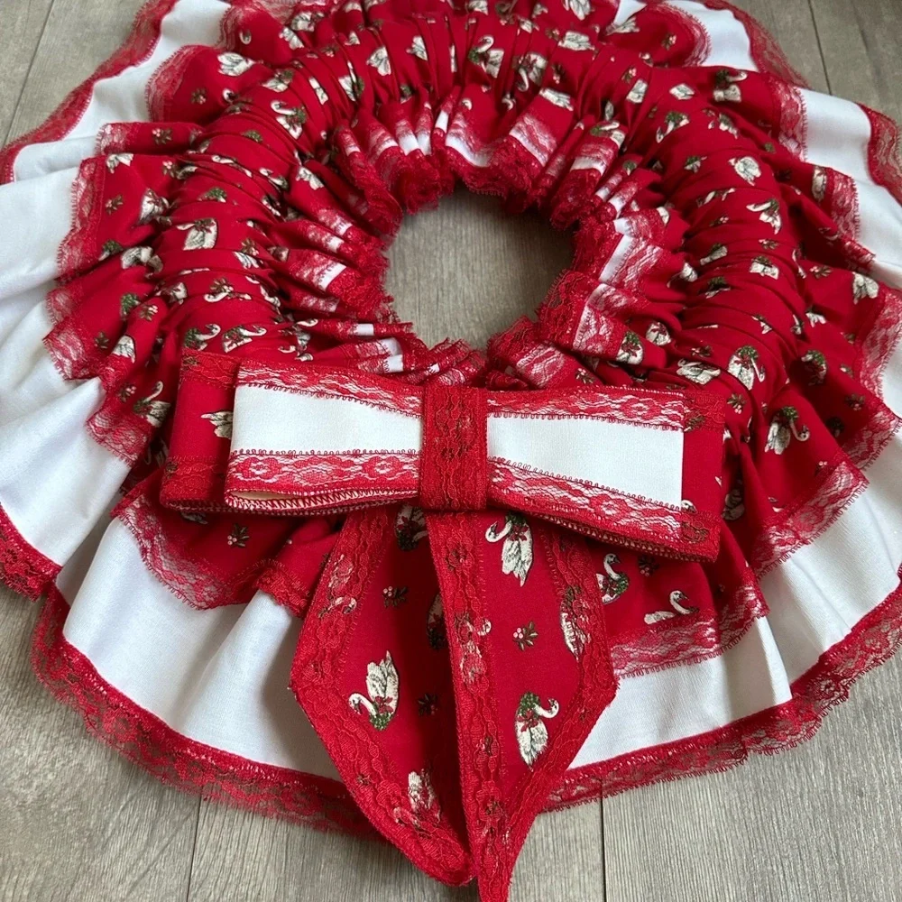 Vintage 1970s Christmas Holiday Wreath Handmade Red White Ruffled Swan Print